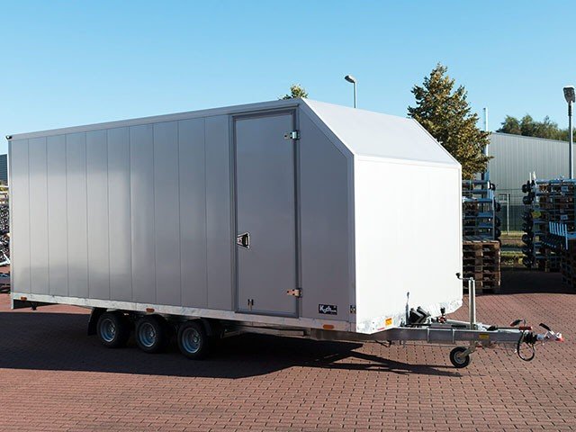 Vezeko Autotrailer Cargo Race Master 230×550 cm H210 cm 3,5t | E-Winde | silber-Neu